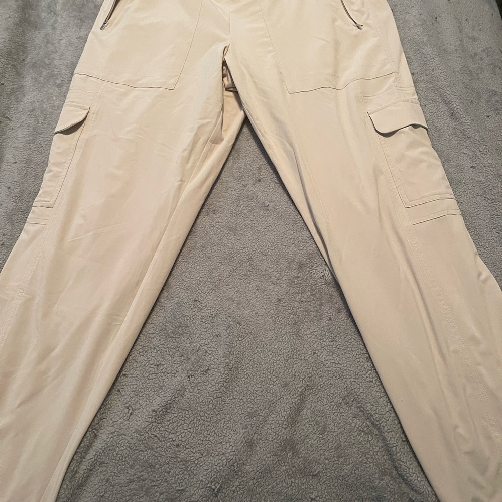 Athleta size 8 lined cargo pant